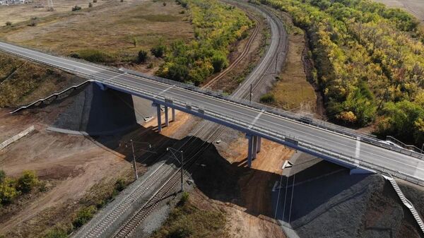 Отремонтированный путепровод через железнодорожные пути на автодороге Каменноозерное - Медногорск в Саракташском районе