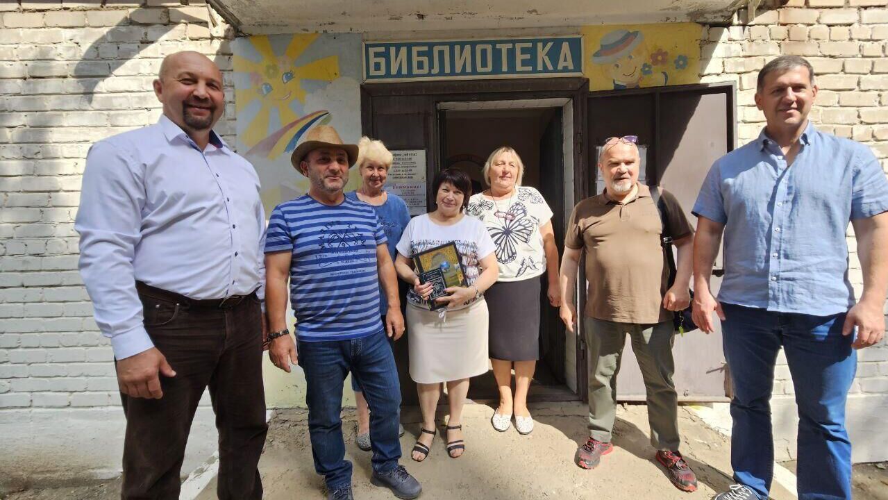 Калужские строители отремонтируют Центральную библиотеку Первомайска в ЛНР Калужские строители отремонтируют Центральную библиотеку Первомайска в ЛНР - РИА Новости, 1920, 11.09.2023