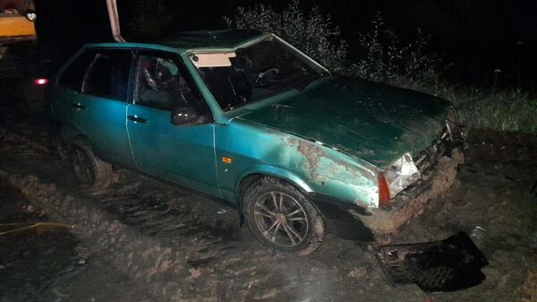 Место дорожно-транспортного происшествия в Омской области, в результате которого погибла женщина с тремя детьми