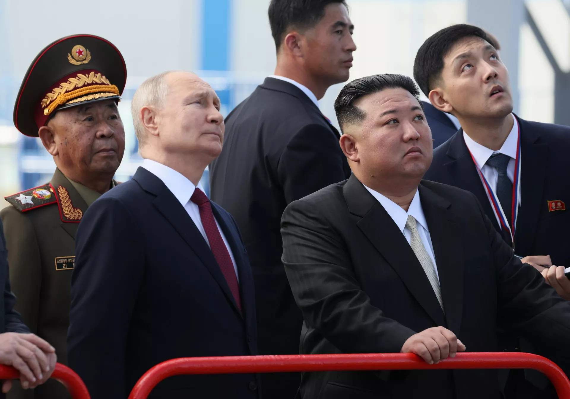 Президент РФ Владимир Путин и председатель Государственного совета КНДР Ким Чен Ын на космодроме Восточный Президент РФ Владимир Путин и председатель Государственного совета КНДР Ким Чен Ын на космодроме Восточный - РИА Новости, 1920, 18.06.2024