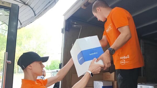 Новгородские волонтеры отправили более 100 тонн гуманитарной помощи в зону СВО