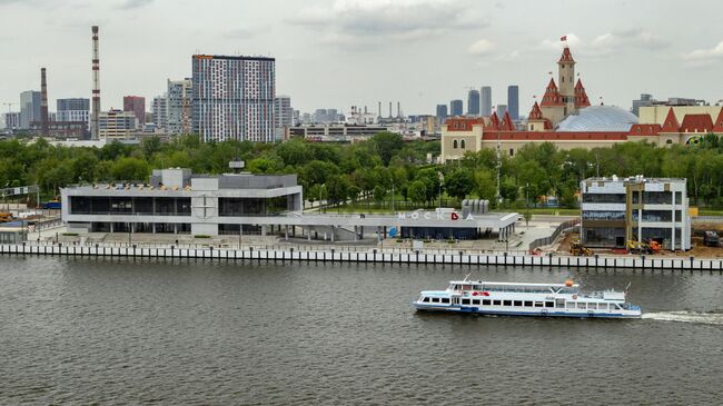 Здание Южного речного вокзала в Москве