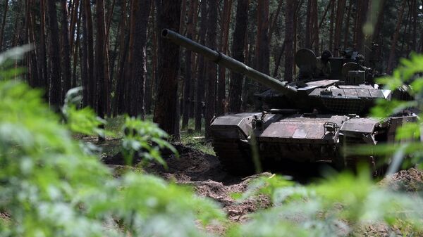 Танк Т-90М Прорыв ВС РФ уходит на выполнение боевой задачи в зоне СВО