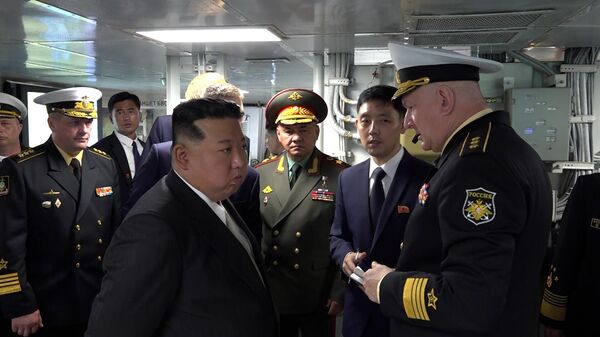 Посещение Ким Чен Ыном фрегата Маршал Шапошников