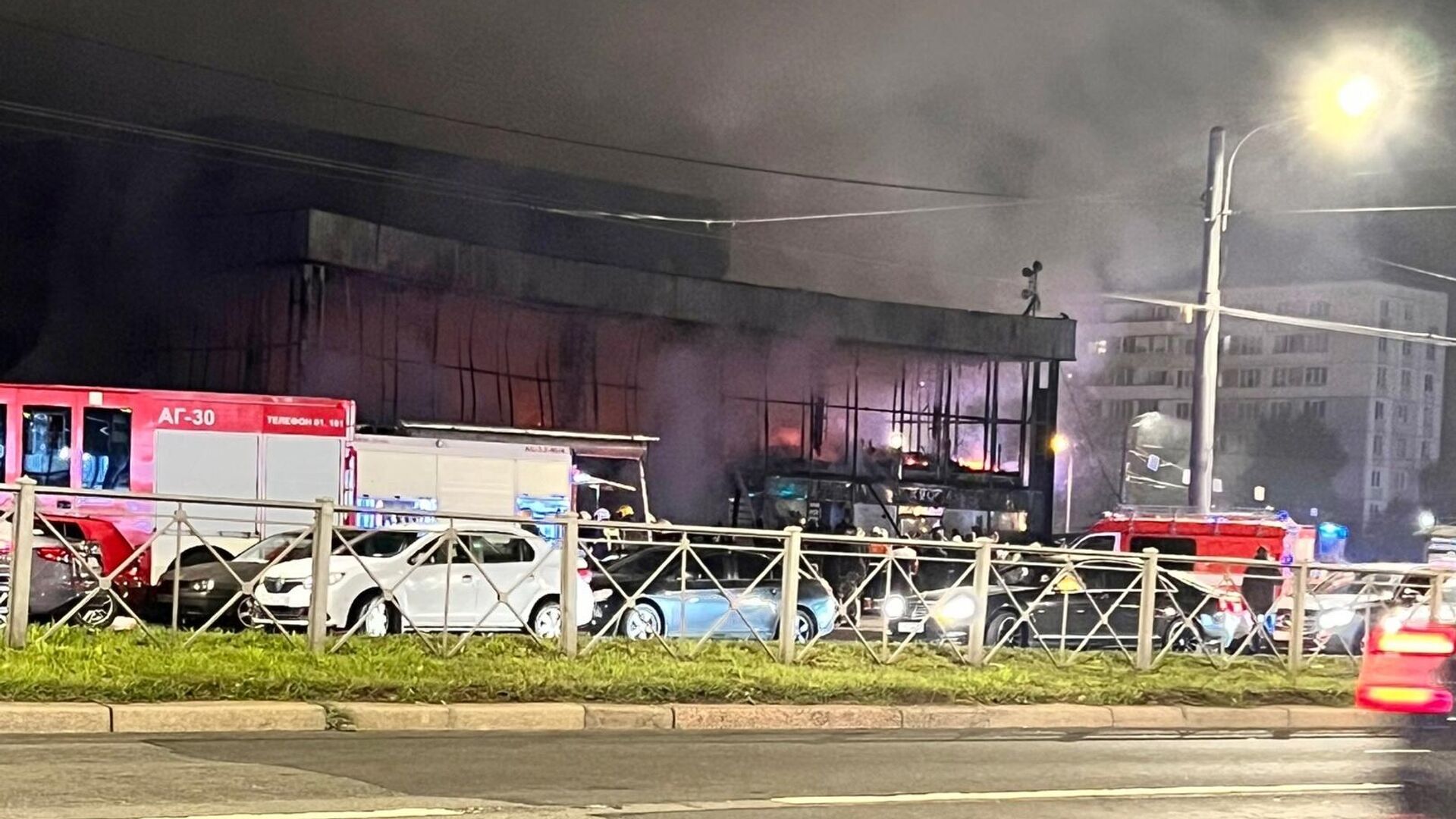 Пожар в торговом центре на улице Бухарестская в Санкт-Петербурге - РИА Новости, 1920, 16.09.2023