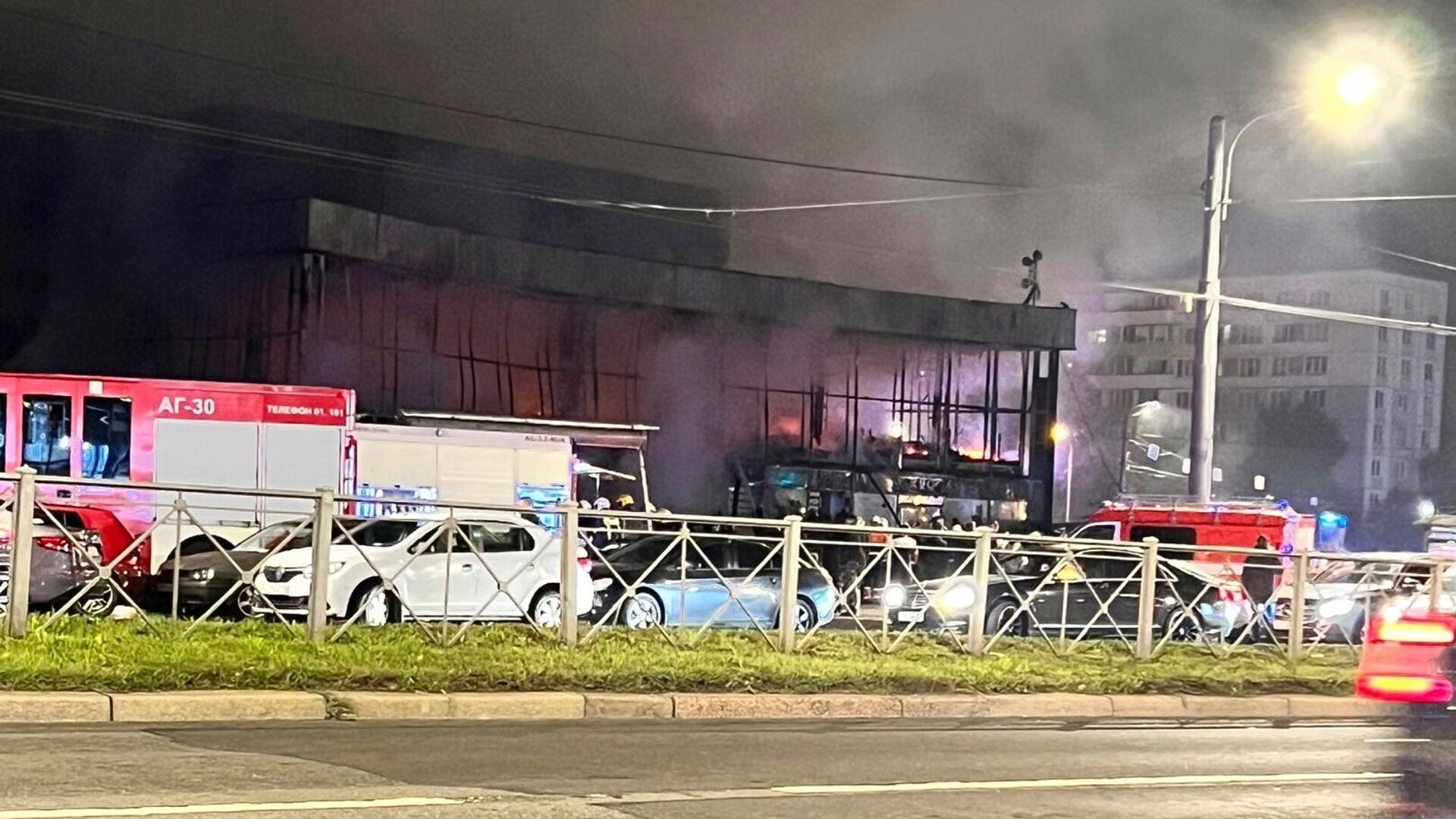 Пожар в торговом центре на улице Бухарестская в Санкт-Петербурге - РИА Новости, 1920, 16.09.2023