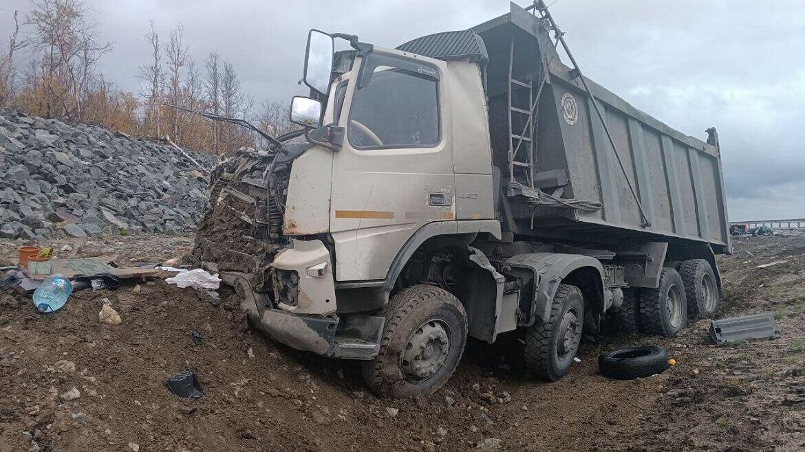 ДТП с участием самосвала на федеральной автодороге Р-21 Кола - РИА Новости, 1920, 16.09.2023