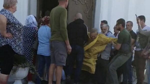 Сторонники ПЦУ устроили провокацию в храме УПЦ в городе Радомышле Житомирской области Украины