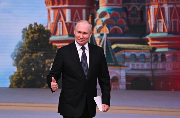  Президент РФ Владимир Путин на церемонии официального вступления в должность мэра Москвы Сергея Собянина в Московском концертном зале Зарядье