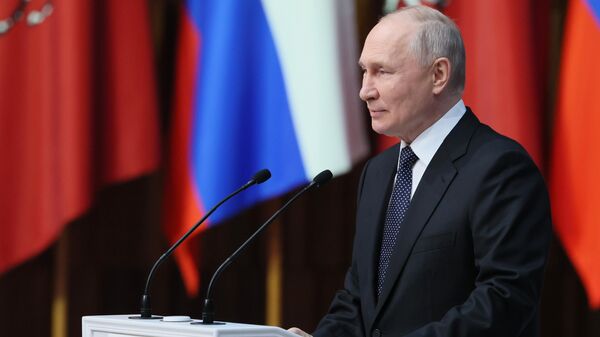 Путин считает народ источником власти в России