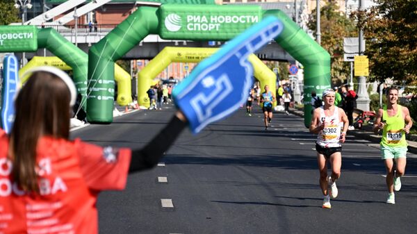 Участники на дистанции Московского марафона - 2023