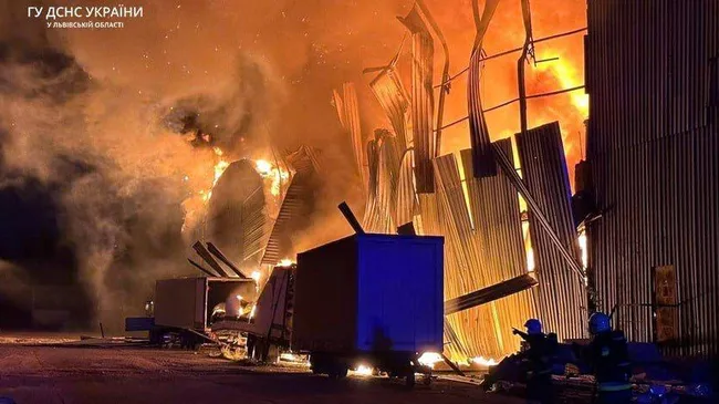 Последствия удара по промышленному складу во Львове. 19 сентября 2023