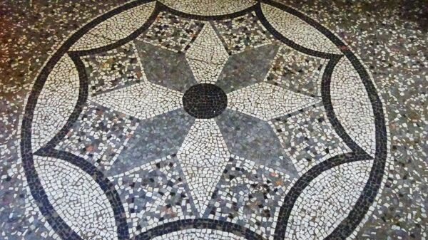 Ильинская церковь, мозаика на полу