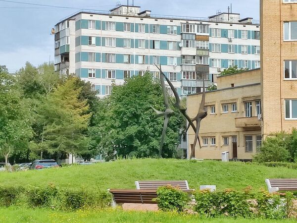 Черноголовка, скульптурная композиция Стрижи Черноголовка, скульптурная композиция Стрижи