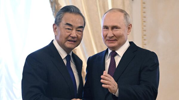 LIVE: Встреча Владимира Путина с главой МИД Китая Ван И 