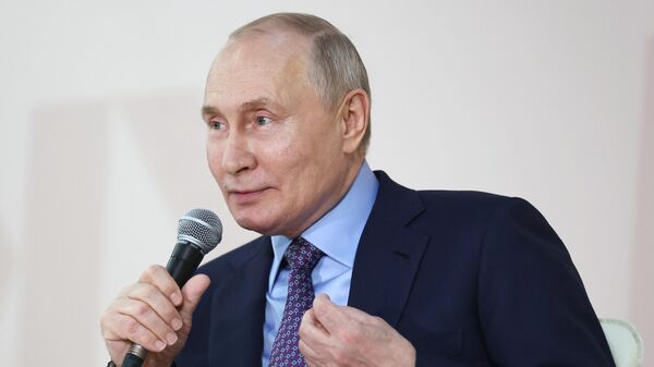 Рабочая поездка президента России Владимира Путина в Великий Новгород
