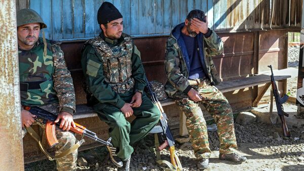 Вооруженные формирования в Карабахе начали сдавать оружие