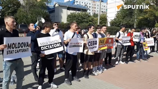 Митинг у здания суда в поддержку Александра Нестеровского