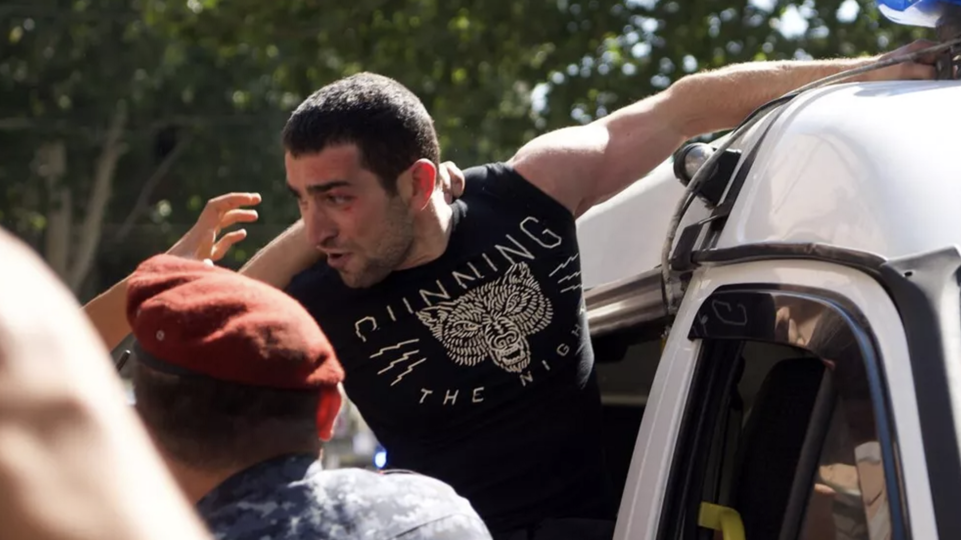 Полиция задерживает Левона Кочаряна во время протестов на фоне эскалации в Нагорном Карабахе. 22 сентября 2023 - РИА Новости, 1920, 23.09.2023