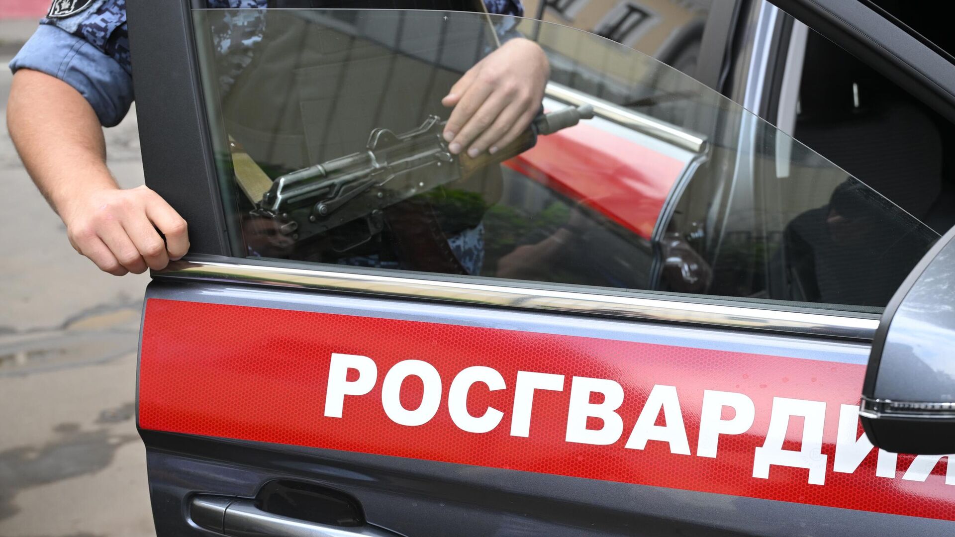 Две жительницы Сахалина устроили дебош в ресторане и избили росгвардейца