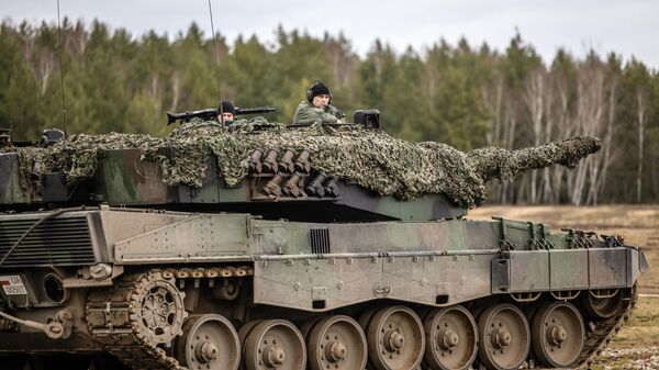 Украинские солдаты на танке Leopard