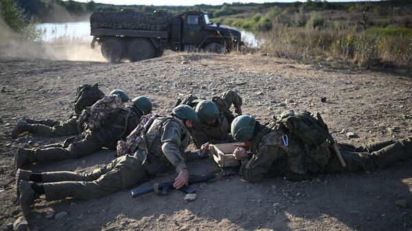 Российские военнослужащие на полигоне в зоне проведения спецоперации