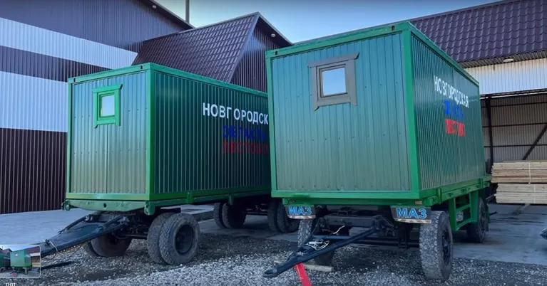 Новгородцы отправили в зону СВО три автомобиля УАЗ, две бани и пиломатериалы Новгородцы отправили в зону СВО три автомобиля УАЗ, две бани и пиломатериалы
