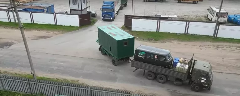 Новгородцы отправили в зону СВО три автомобиля УАЗ, две бани и пиломатериалы Новгородцы отправили в зону СВО три автомобиля УАЗ, две бани и пиломатериалы