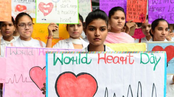 Индийские студенты-медики на митинге по случаю Всемирного дня сердца в Амритсаре