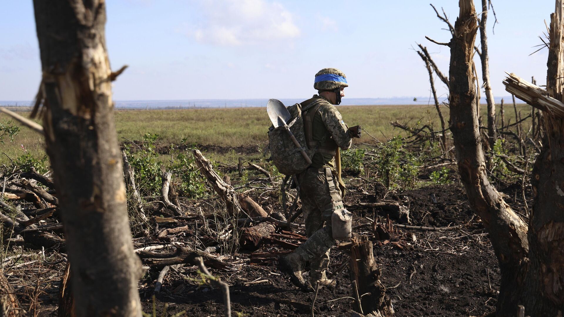 Украинский военнослужащий на линии фронта - РИА Новости, 1920, 29.09.2023