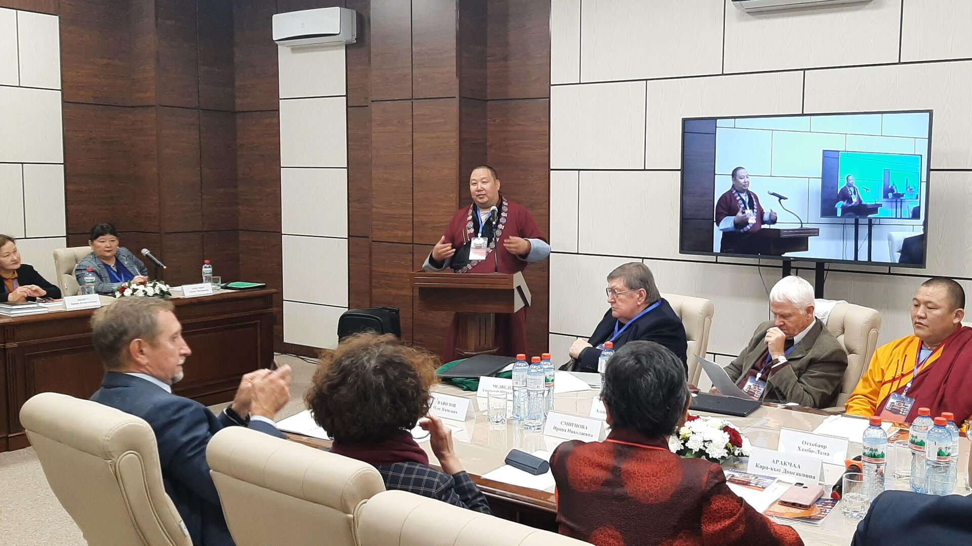 Камбы-лама Тувы Гелек Нацык-Доржу выступает на Первой международной научной конференции по традиционной медицине в Кызыле - РИА Новости, 1920, 28.09.2023