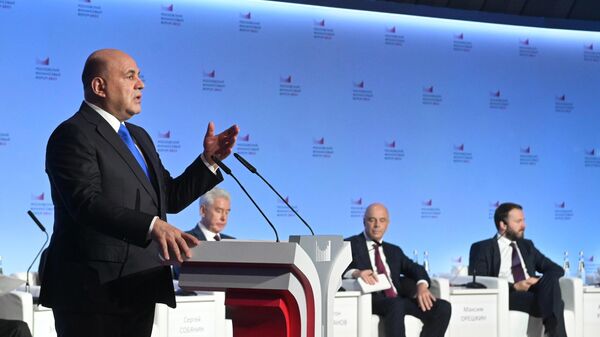 Председатель правительства РФ Михаил Мишустин выступает на пленарном заседании Московского финансового форума. 28 сентября 2023