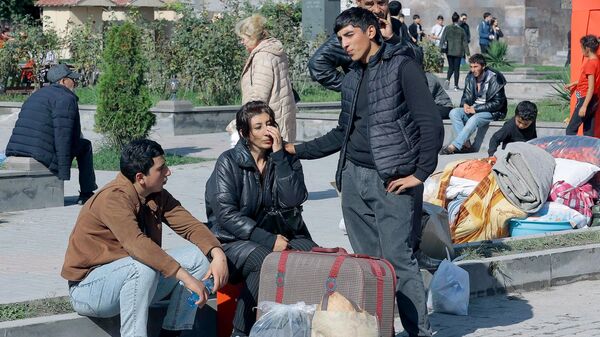Русский дом в Армении передал переселенцам из Карабаха тонну гумпомощи