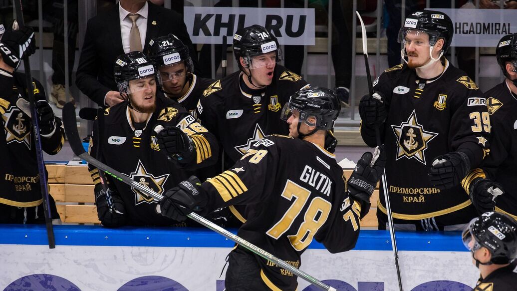 Дубль Гутика помог "Адмиралу" переиграть "Амур" в матче КХЛ