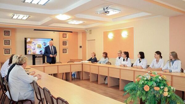 Студенты-медики из ЛНР проходят практику в Омском медицинском колледже