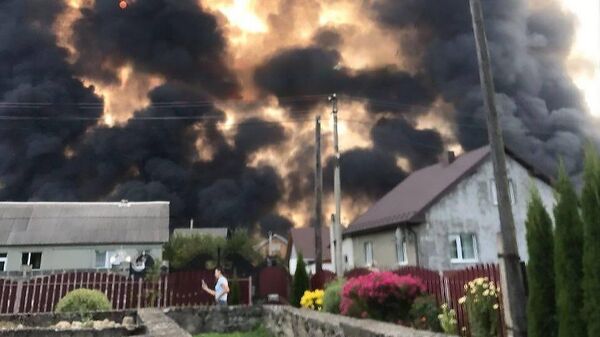 Дым на месте взрыва в Ивано-Франковской области Украины