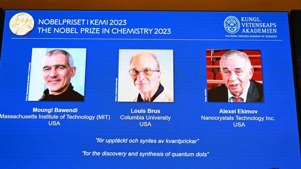Лауреаты Нобелевской премии по химии 2023 года Мунги Бавенди, Луис Брюс и уроженец СССР Алексей Екимов