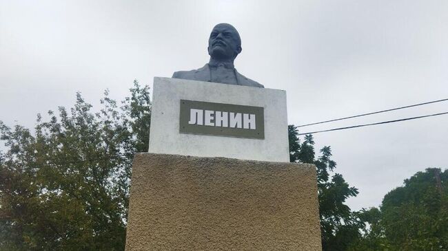 Восстановленный памятник Ленину в селе Братушаны Единецкого района в Молдавии