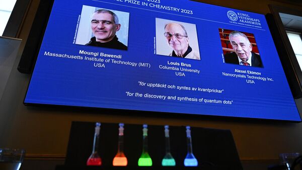 Лауреаты Нобелевской премии по химии 2023 года Мунги Бавенди, Луис Брюс и Алексей Екимов