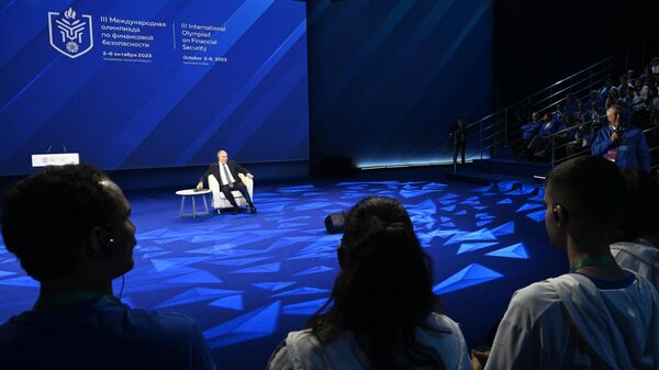 Президент РФ Владимир Путин на финальном этапе III Международной Олимпиады по финансовой безопасности в Парке науки и искусства Сириус