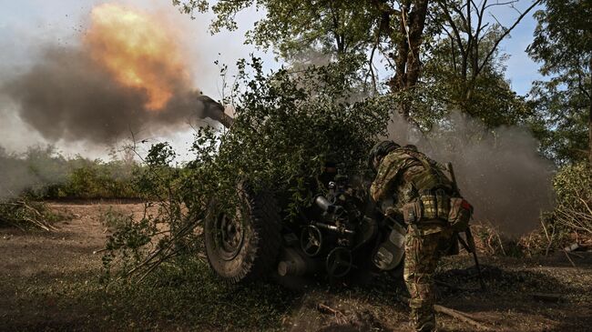 Боевая работа расчетов буксируемых гаубиц Д-30 в зоне проведения СВО