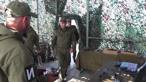 Министр обороны РФ Сергей Шойгу проверил организацию боевой подготовки на полигонах ЮВО
