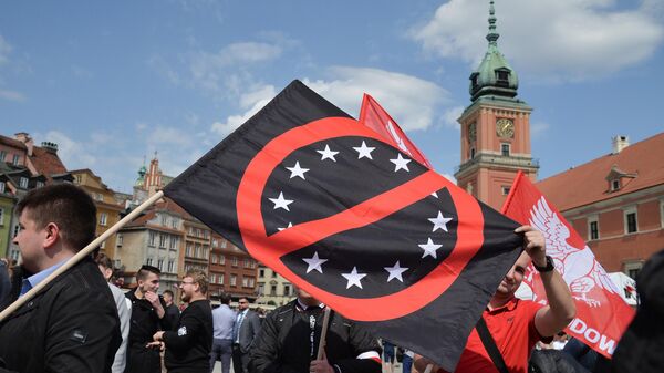 Акция протеста Марш суверенности под лозунгом Прочь из Евросоюза в Варшаве