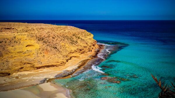 Пляж Агиба недалеко от города Мерса-Матрух в Египте