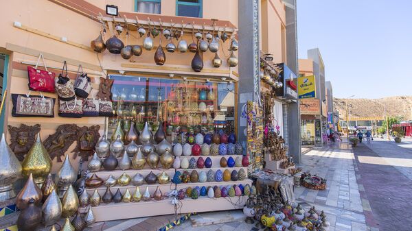 Торговая улица с сувенирными лавками в Шарм-эш-Шейхе