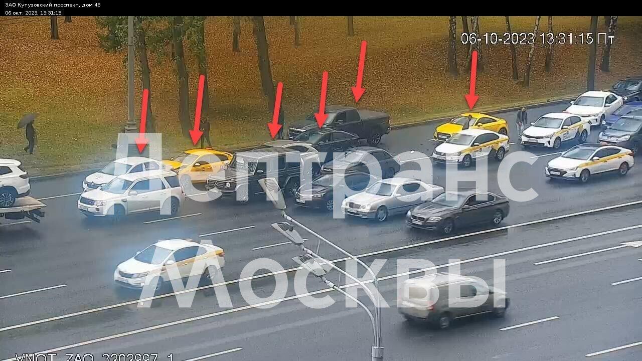 На Кутузовском проспекте в Москве столкнулись восемь машин - РИА Новости,  06.10.2023