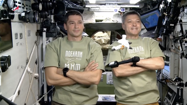 Стоп-кадр из видеоролика, опубликованного Роскосмосом с космонавтами Олегом Кононенко и Николаем Чуба, находящимися на МКС. 6 октября 2023