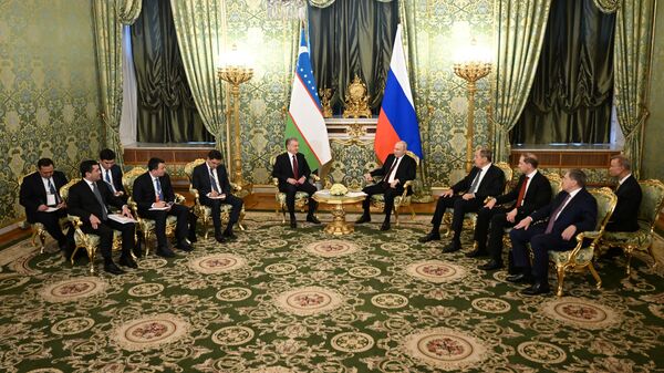 Президент РФ Владимир Путин и президент Узбекистана Шавкат Мирзиеев на переговорах в Москве. 6 октября 2023