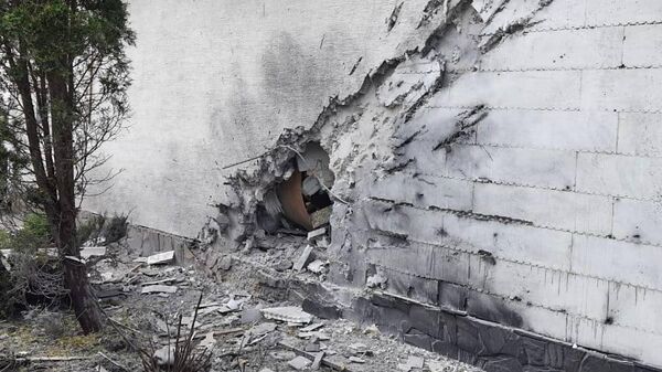 Последствия повреждения объекта инфраструктуры в городе Никополь Днепропетровской области на Украине. 6 октября 2023