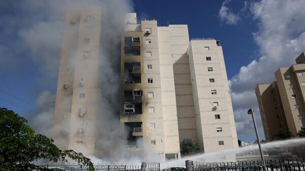 Последствия ракетного обстрела со стороны сектора Газа в Ашкелоне, Израиль